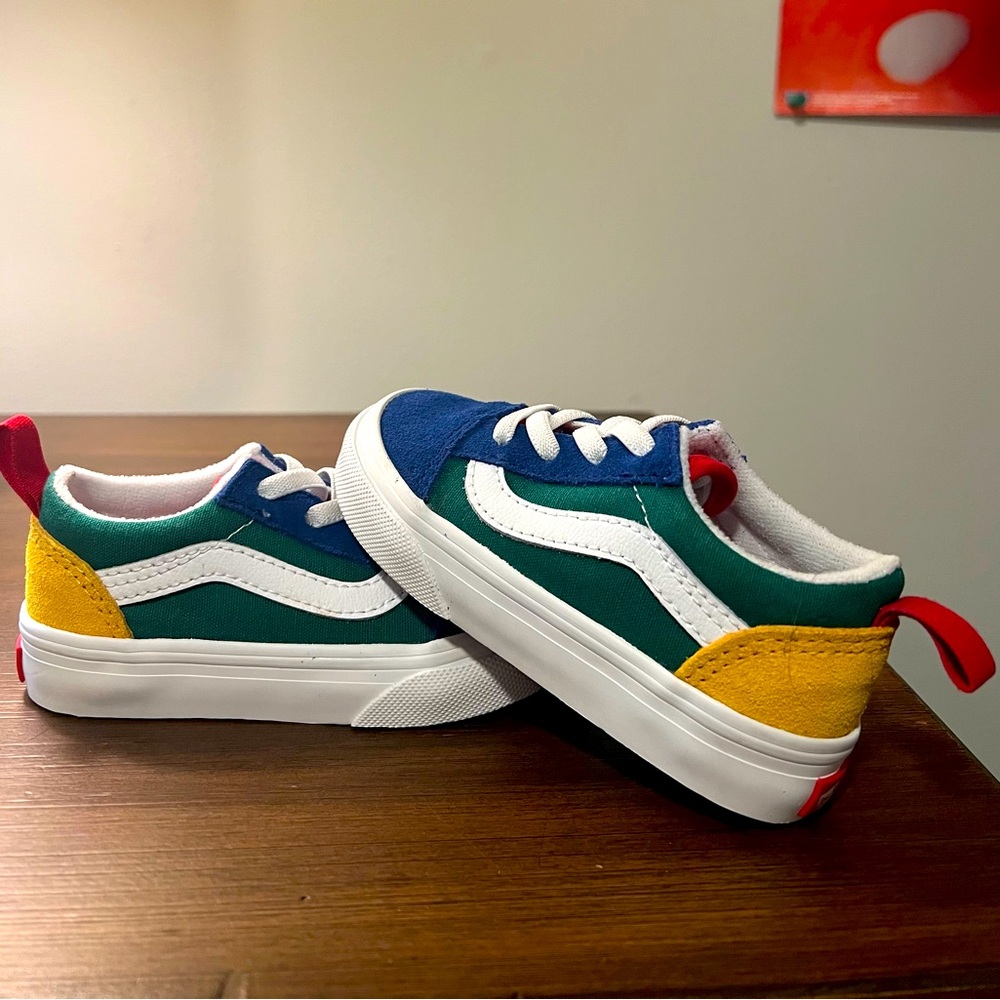 TODDLER VANS